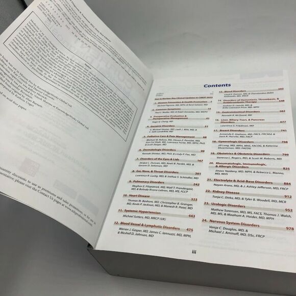 Current Medical Diagnosis & Treatment 2022 McGraw Hill Non Fiction Book - Picture 8 of 12